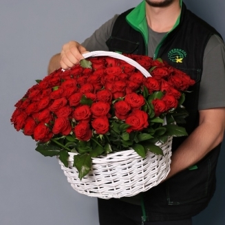 BASKET WITH 51 RED ROSES