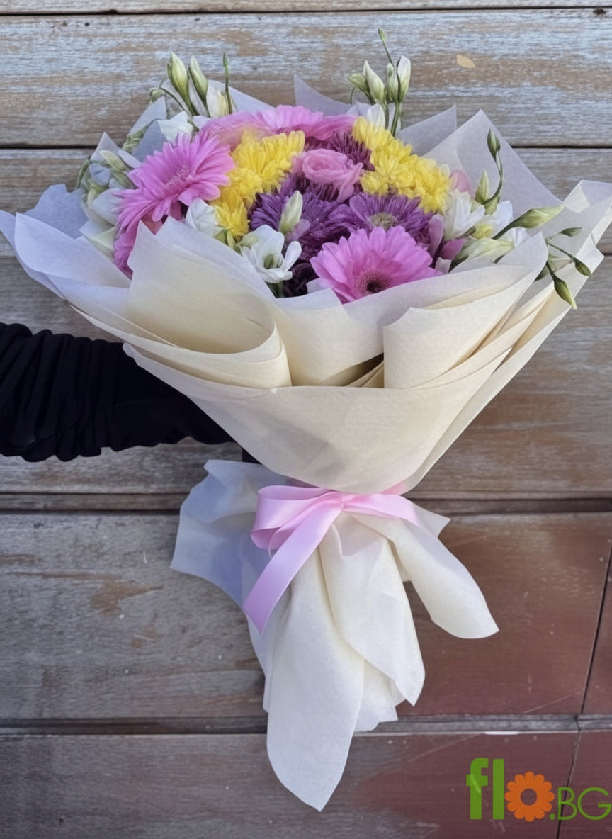 Букет с гербери и хризантеми – Нежна хармония