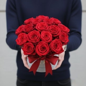 15 червени рози в луксозна кутия